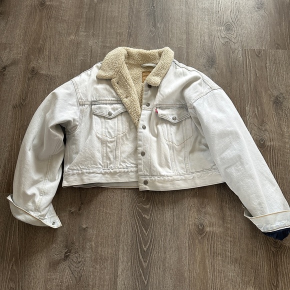 Levi's Women's White Sherpa Denim Jacket - Picture 1 of 5